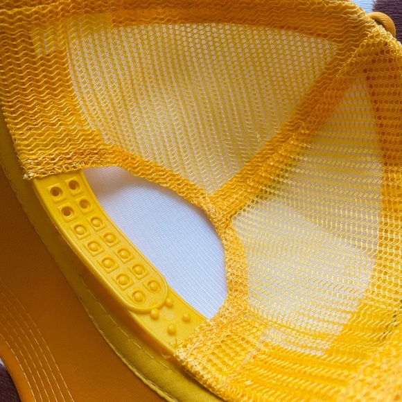 trucker hat - Picture 2 of 2